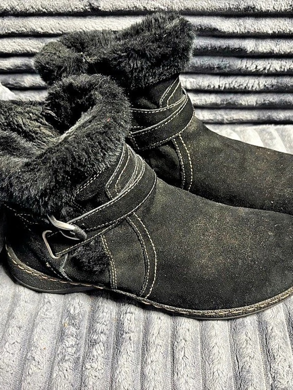 Bare Traps Black Faux Fur Winter Boots